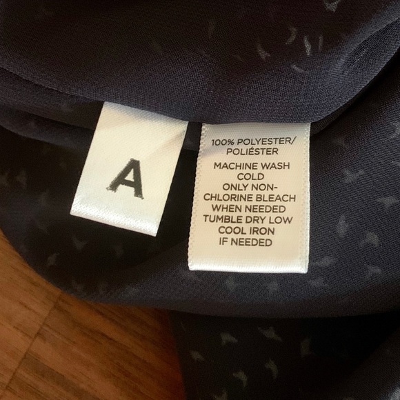 3/$30 Loft Strappy Tank- Navy Bird Print - Size S - Picture 9 of 9